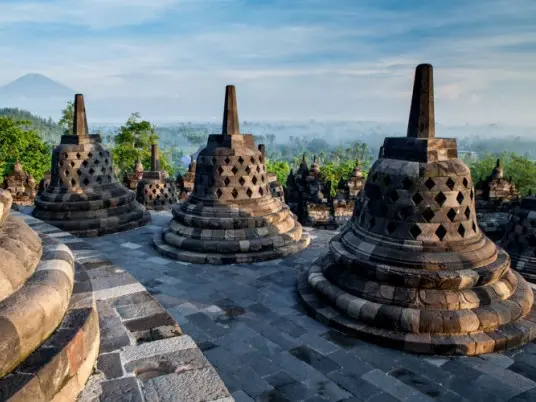 Kolik životů má Borobudur?