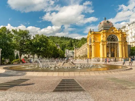 Lázeňská města v Česku: Karlovy Vary, Mariánské i Františkovy Lázně plné kultury a noblesy