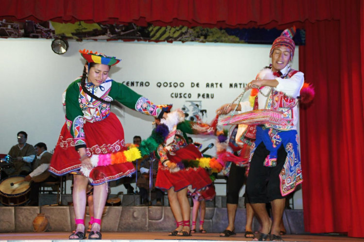 Cuzco - s peruánskými tanci je možné se seznámit i v místním divadle