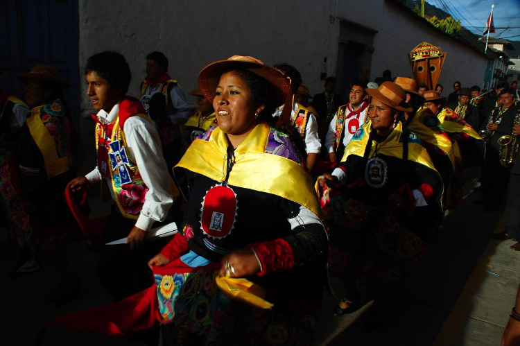 slavnost pokračuje ukázkou tradičních peruánských tanců